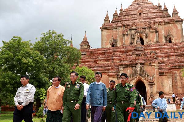 "ငလ်င္အၿပီး တပ္ခ်ဳပ္ ပုဂံေရာက္လာ"